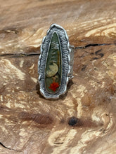 Silver Plated Hammered Brass Ring with Dried Flowers in Resin | 70’s Boho Nature Jewelry