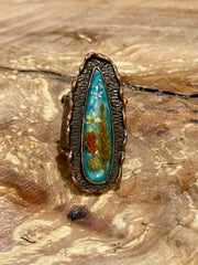 Copper Plated Hammered Brass Ring with Dried Flowers in Resin | 70’s Boho Nature Jewelry