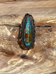 Copper Plated Hammered Brass Ring with Dried Flowers in Resin | 70’s Boho Nature Jewelry