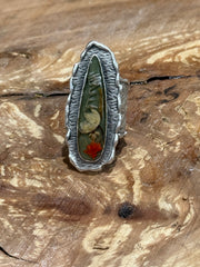 Silver Plated Hammered Brass Ring with Dried Flowers in Resin | 70’s Boho Nature Jewelry