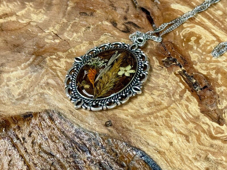 Botanical Oval Pendant Necklace – Real Dried Flower Jewelry
