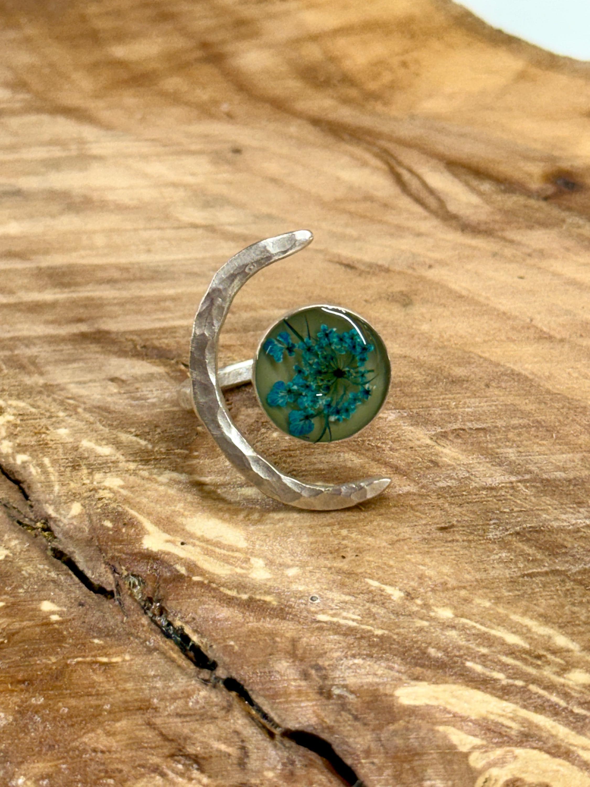 70s inspired Dried Flower Ring - boho - hippie - Statement Ring - Crescent Moon Celestial