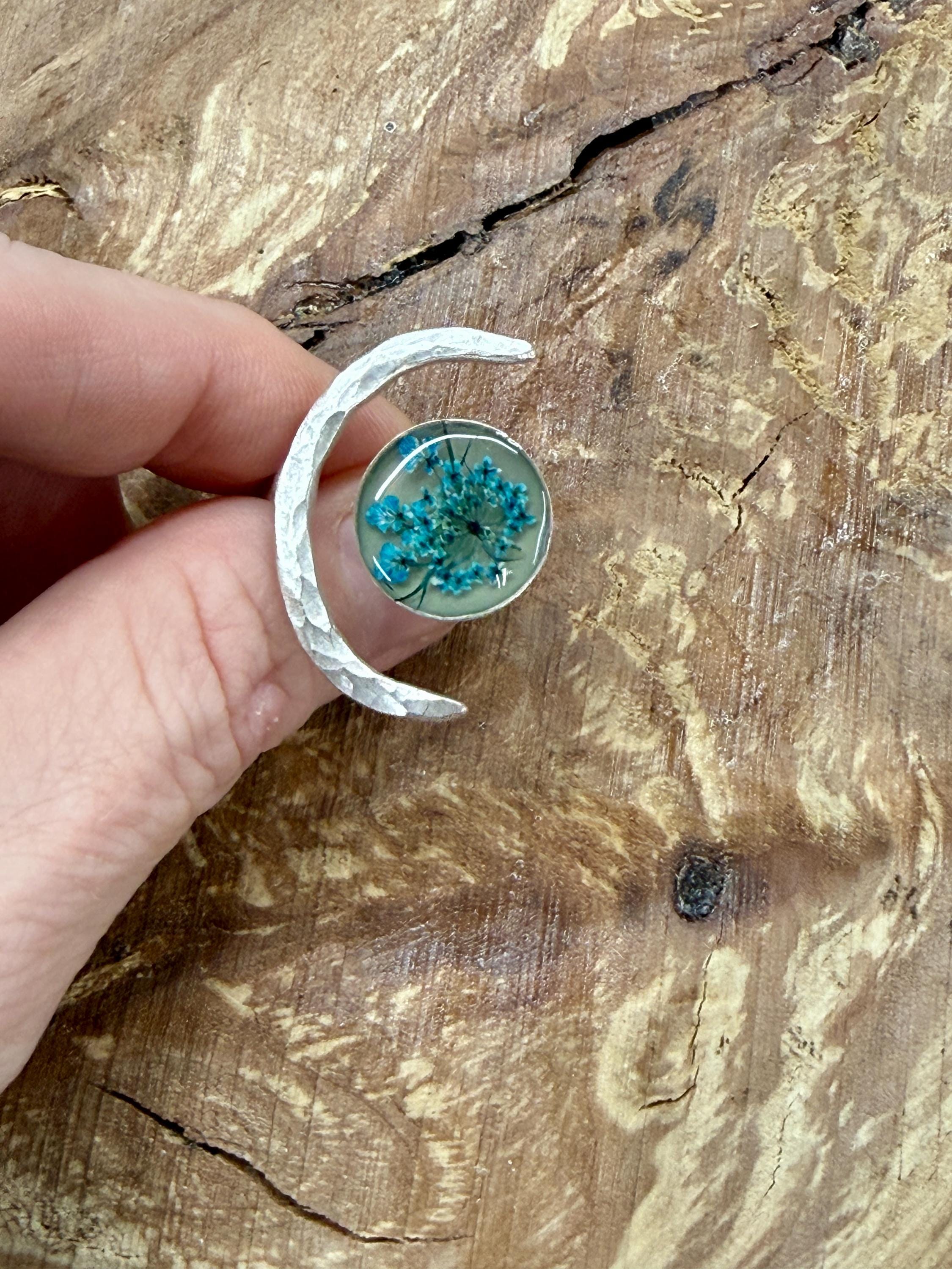 70s inspired Dried Flower Ring - boho - hippie - Statement Ring - Crescent Moon Celestial