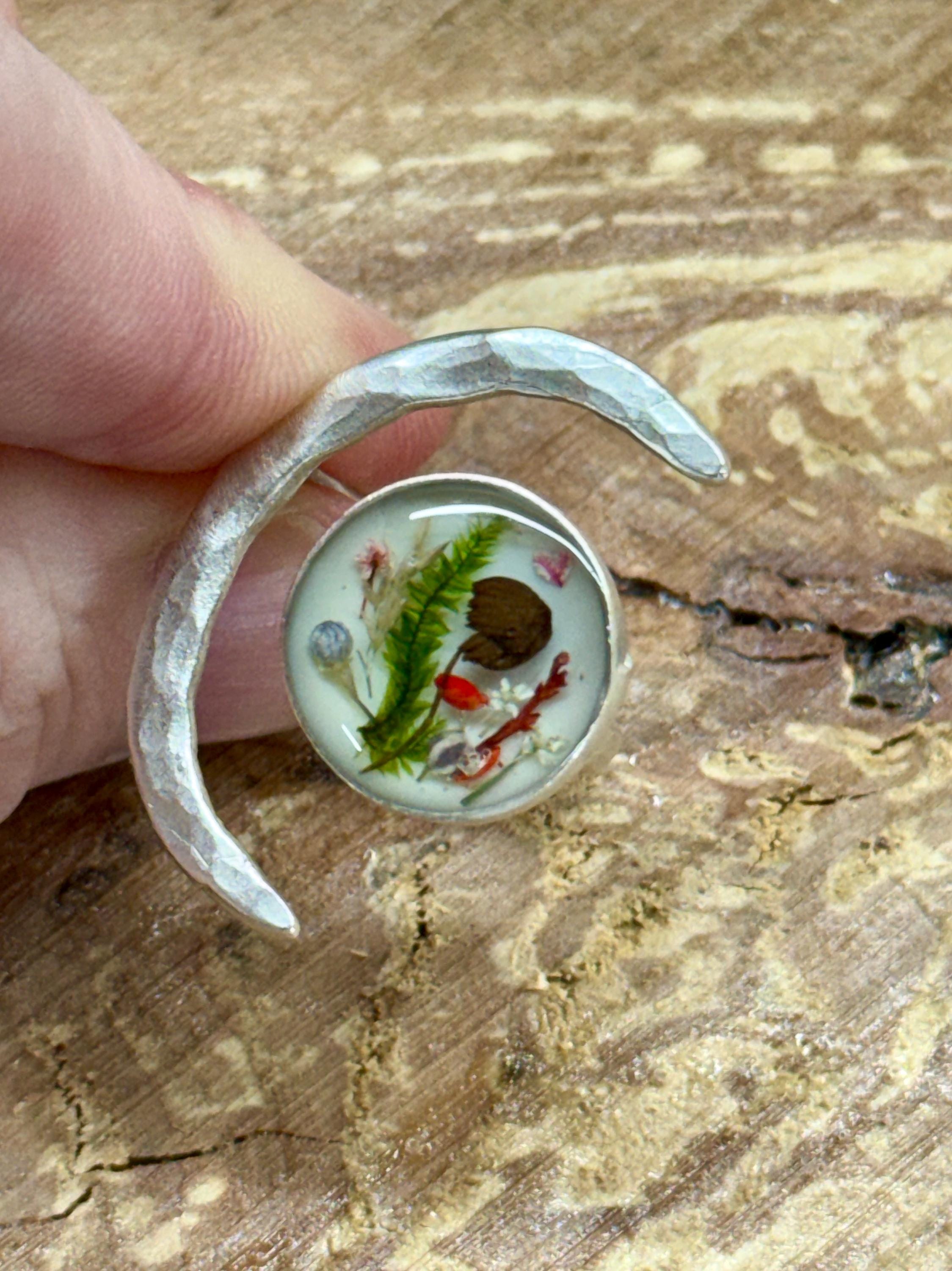 70s inspired Dried Flower Ring - boho - hippie - Statement Ring - Crescent Moon Celestial