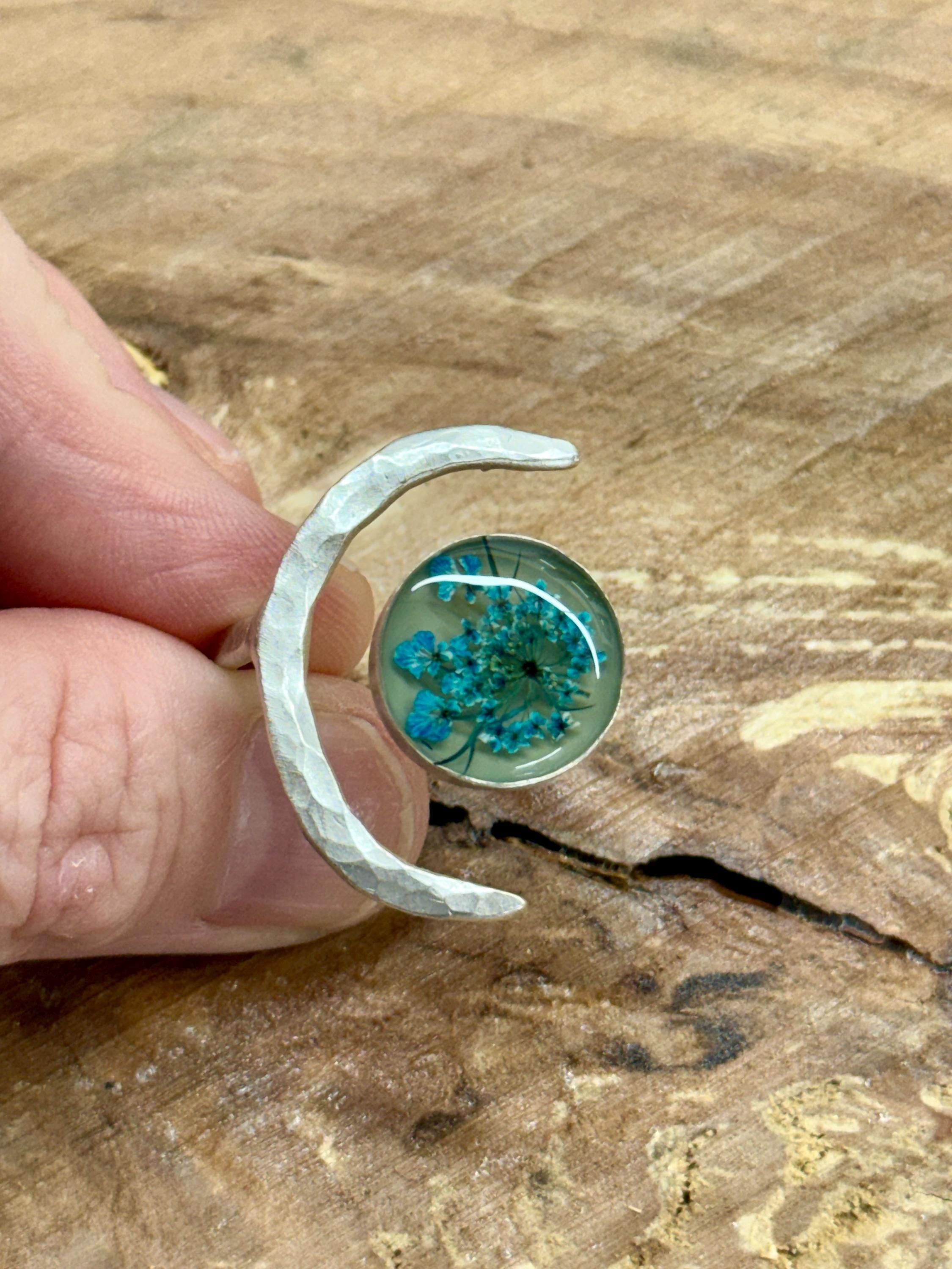 70s inspired Dried Flower Ring - boho - hippie - Statement Ring - Crescent Moon Celestial