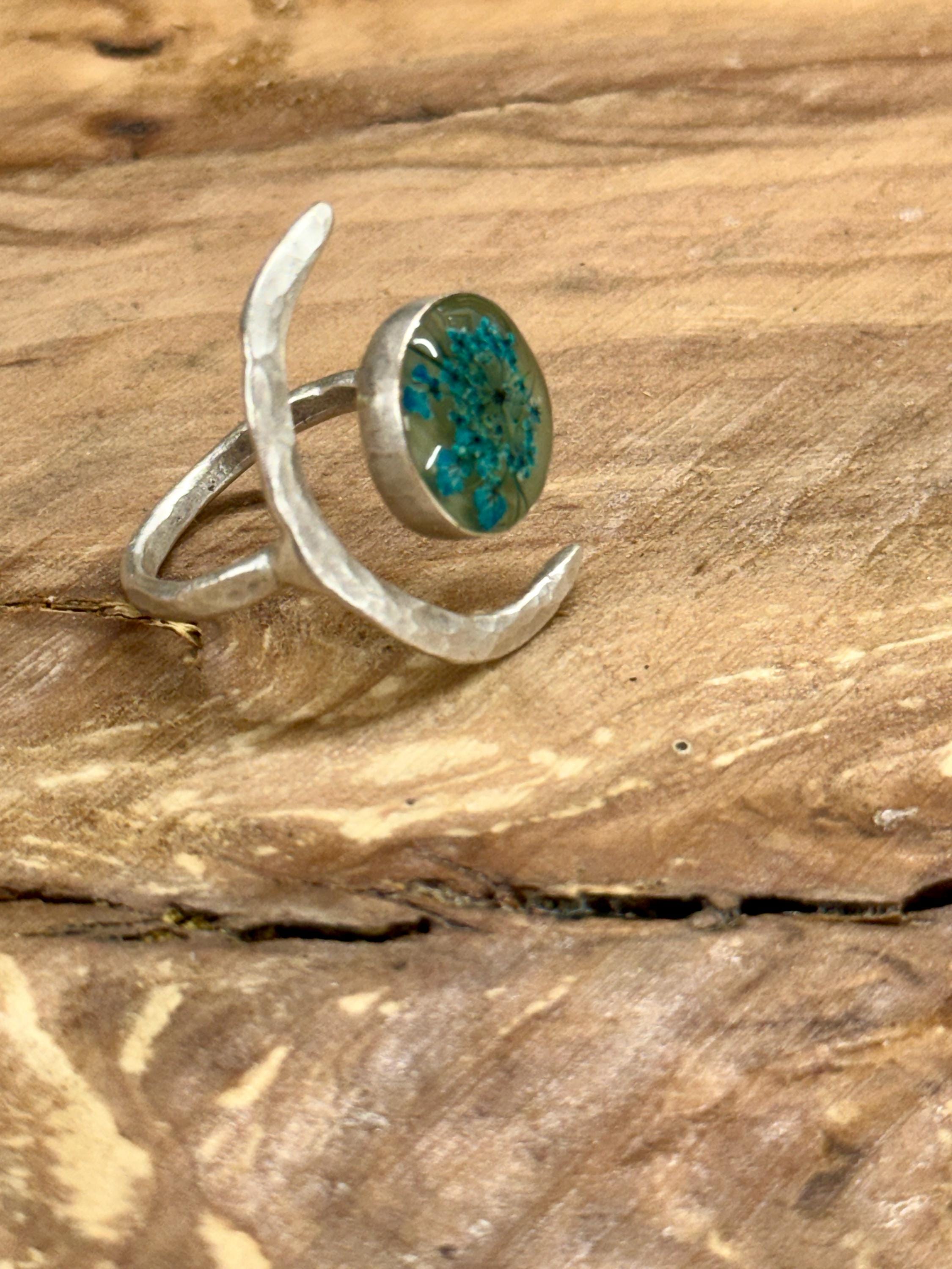 70s inspired Dried Flower Ring - boho - hippie - Statement Ring - Crescent Moon Celestial