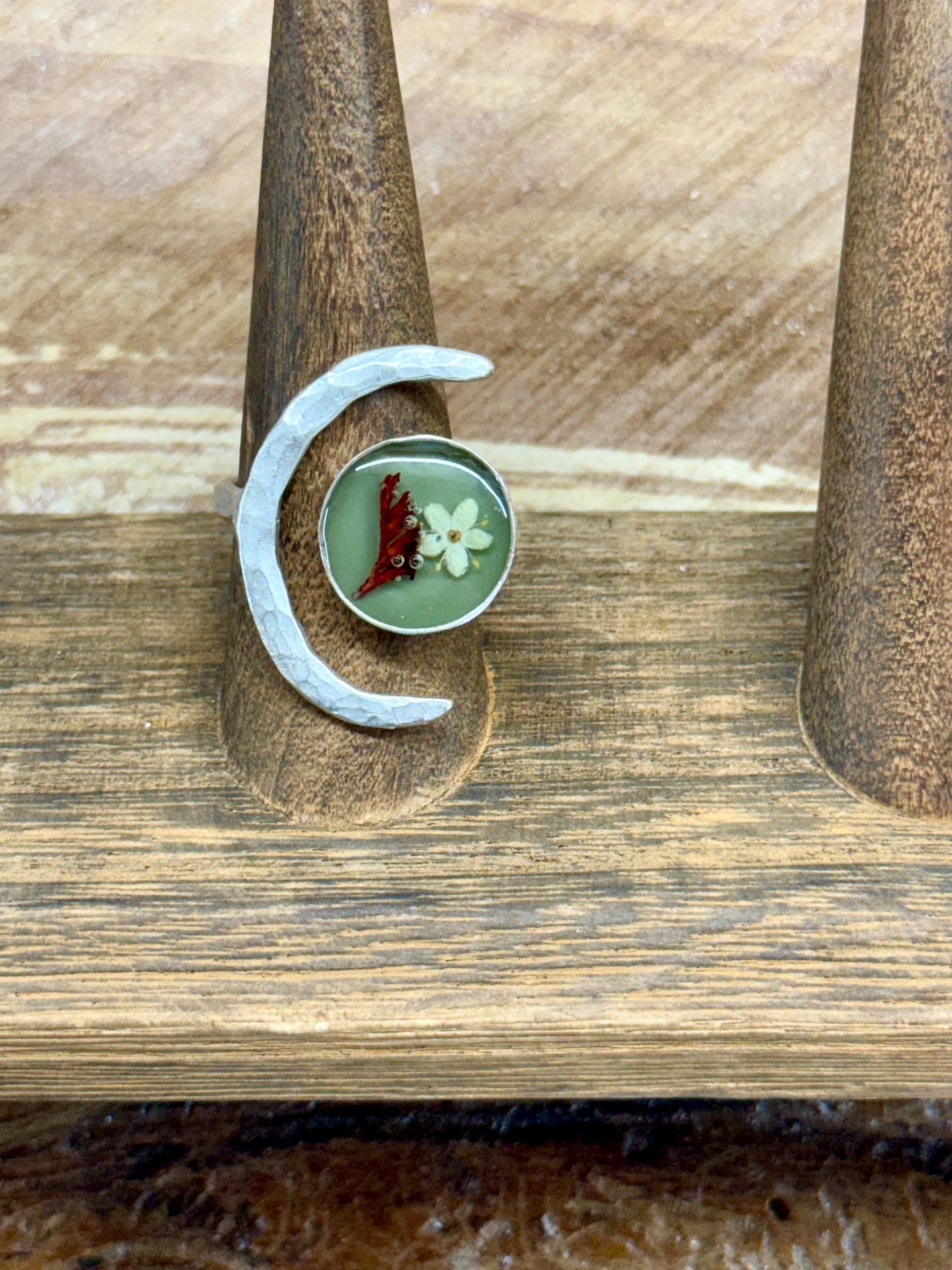 70s inspired Dried Flower Ring - boho - hippie - Statement Ring - Crescent Moon Celestial - Adjustable